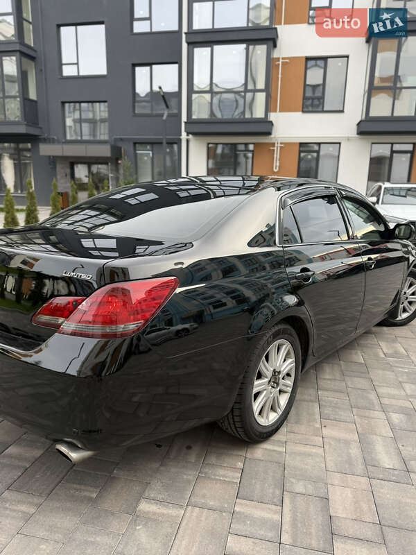 Седан Toyota Avalon 2006 в Рівному