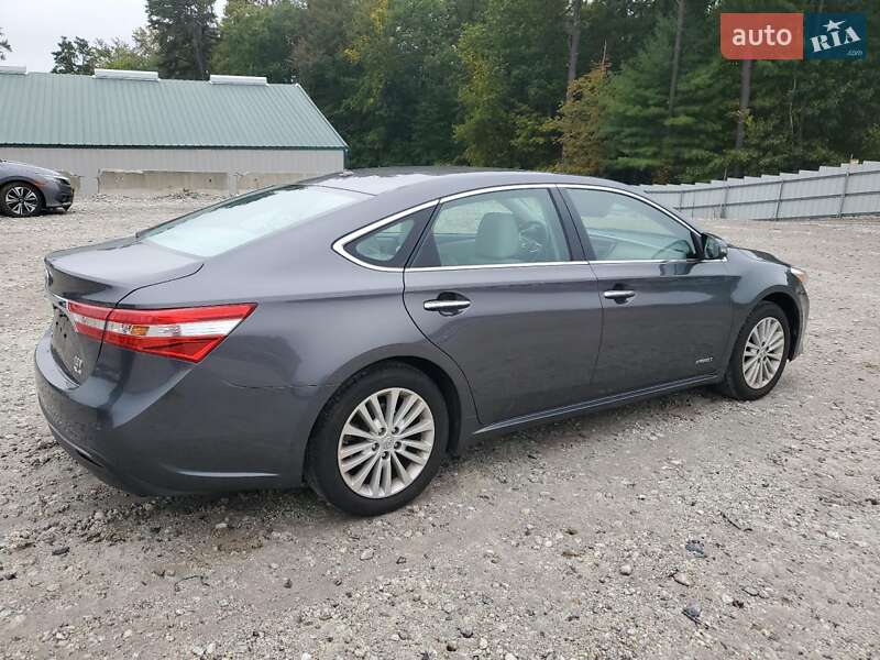Седан Toyota Avalon 2015 в Львове