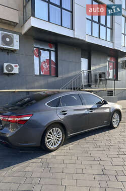 Седан Toyota Avalon 2015 в Луцке