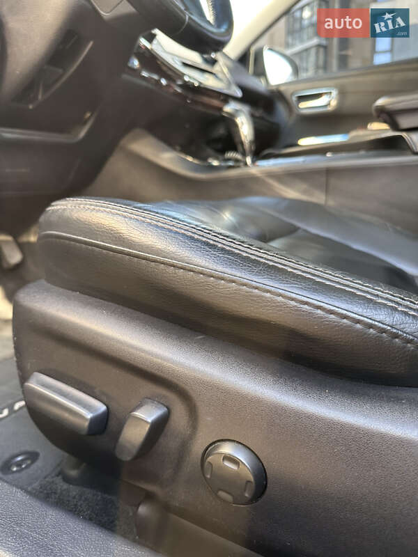 Седан Toyota Avalon 2015 в Луцке