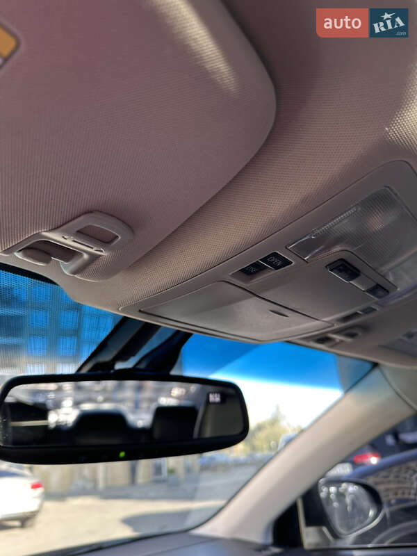 Седан Toyota Avalon 2015 в Луцке