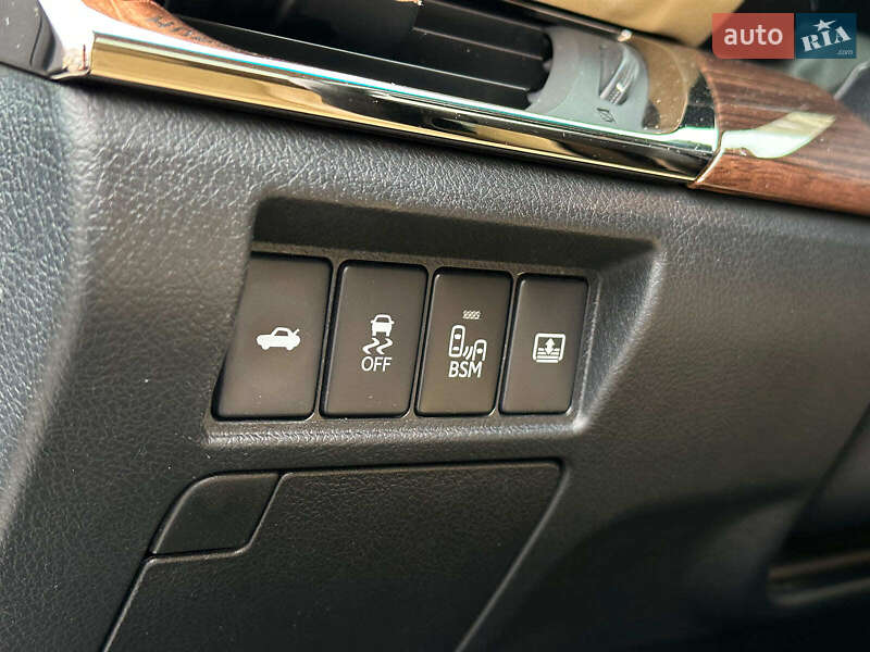 Седан Toyota Avalon 2013 в Одессе