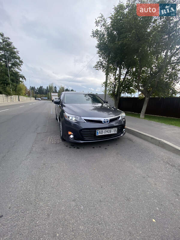 Седан Toyota Avalon 2015 в Гнивани