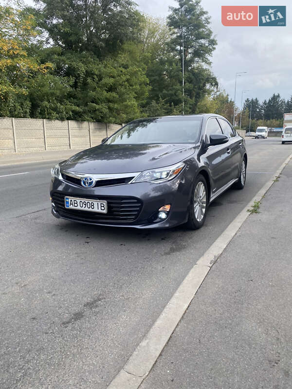 Седан Toyota Avalon 2015 в Гнивани