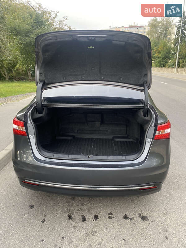 Седан Toyota Avalon 2015 в Гнивани