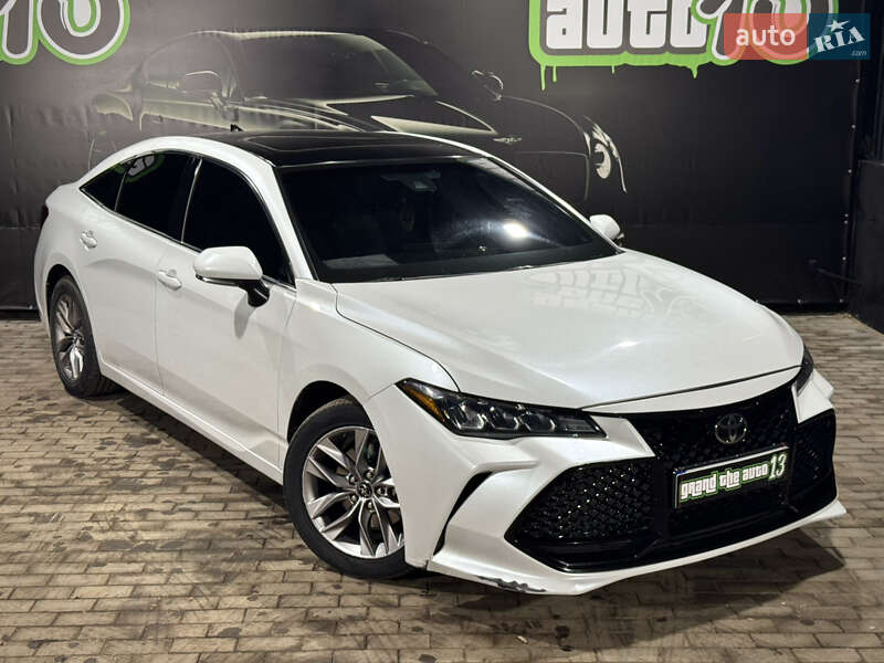 Седан Toyota Avalon 2018 в Одесі