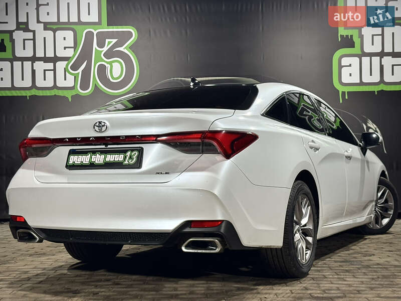 Седан Toyota Avalon 2018 в Одесі