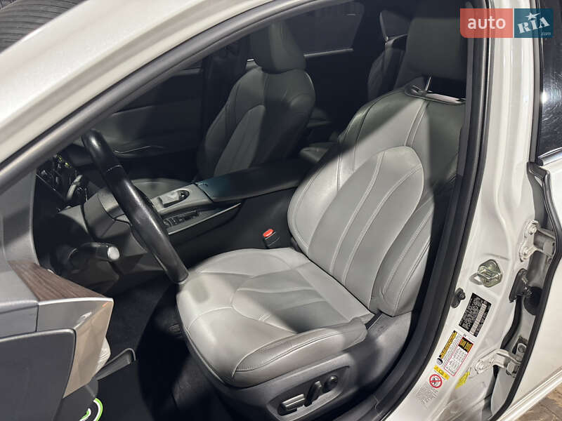 Седан Toyota Avalon 2018 в Одесі