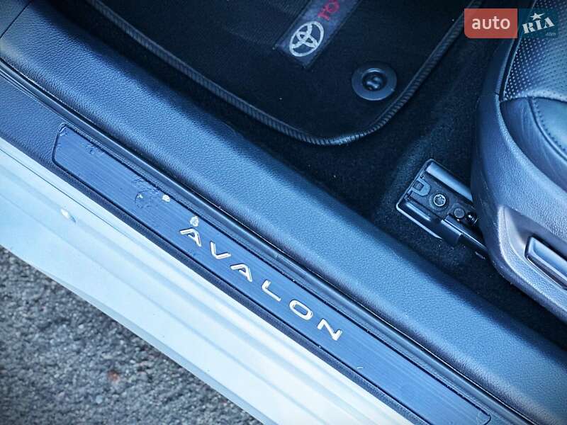 Седан Toyota Avalon 2018 в Києві фото 22 Седан Toyota Avalon 2018 в Києві