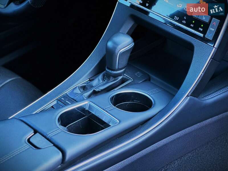 Седан Toyota Avalon 2018 в Києві фото 37 Седан Toyota Avalon 2018 в Києві