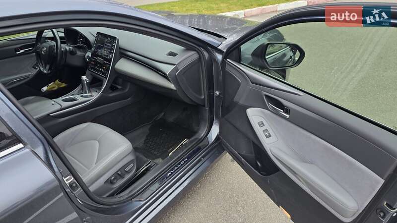 Седан Toyota Avalon 2019 в Харкові