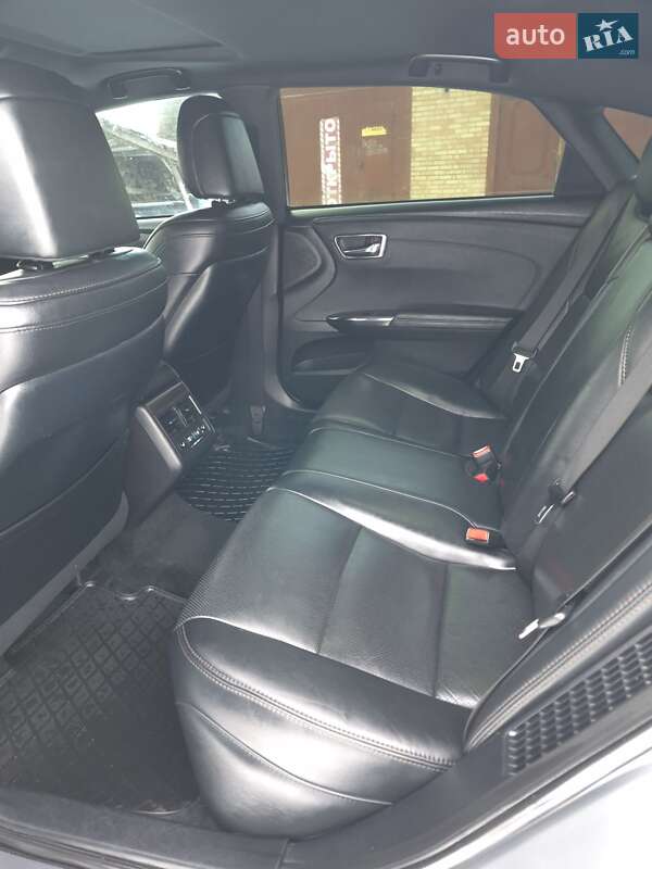 Седан Toyota Avalon 2018 в Киеве