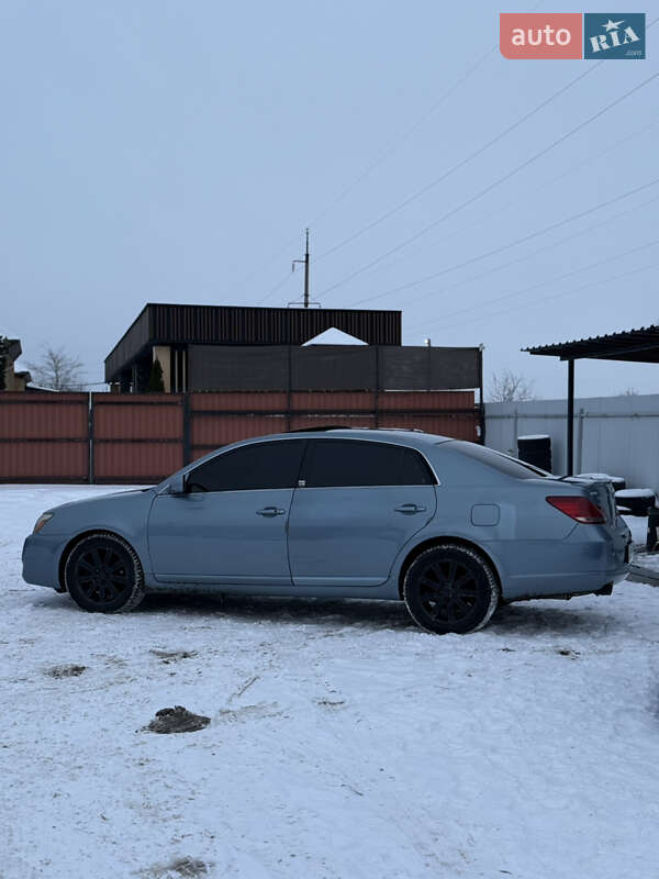 Седан Toyota Avalon 2005 в Кропивницком