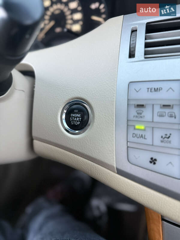 Седан Toyota Avalon 2005 в Кропивницком