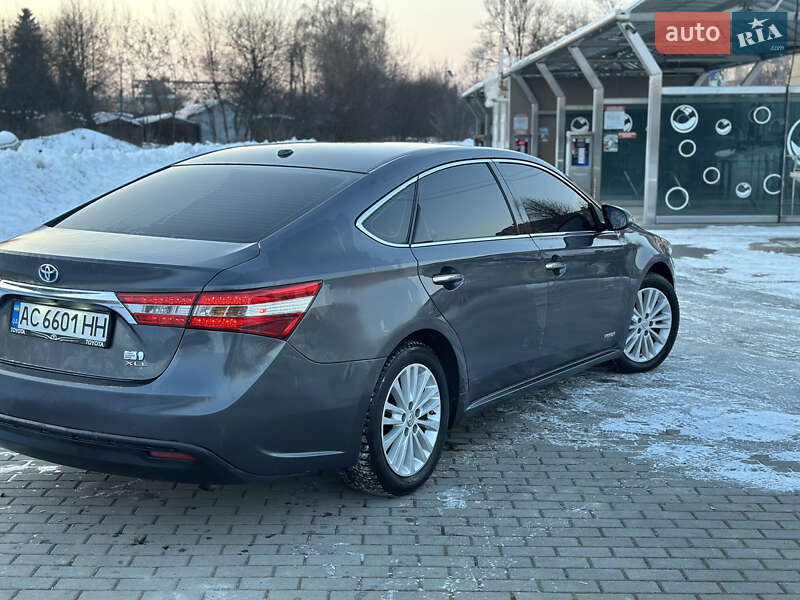 Седан Toyota Avalon 2013 в Ивано-Франковске
