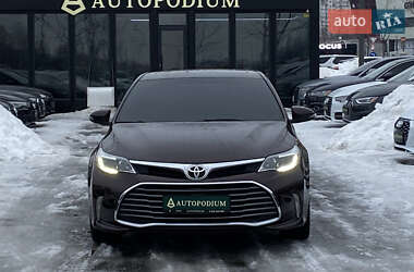 Седан Toyota Avalon 2016 в Киеве