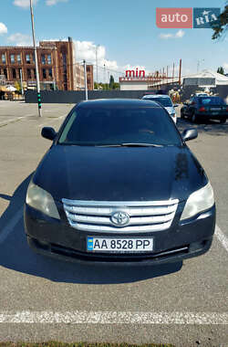 Седан Toyota Avalon 2006 в Киеве