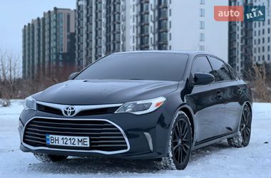 Седан Toyota Avalon 2016 в Киеве