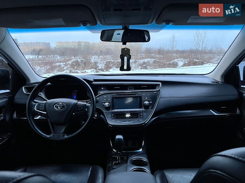 Седан Toyota Avalon 2016 в Киеве