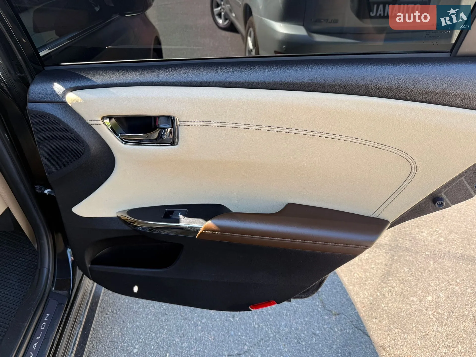 2016 Toyota Avalon - мініатюра 15