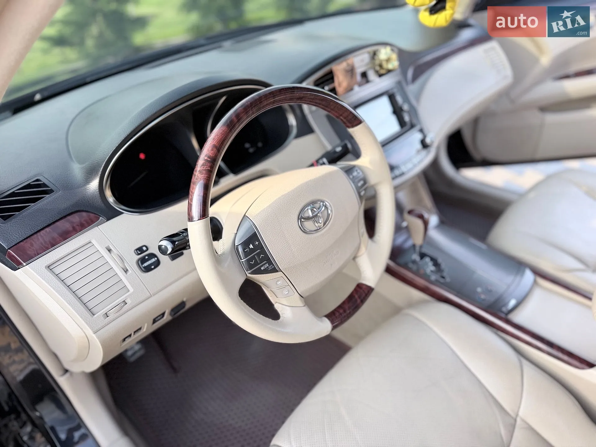 2010 Toyota Avalon - мініатюра 22