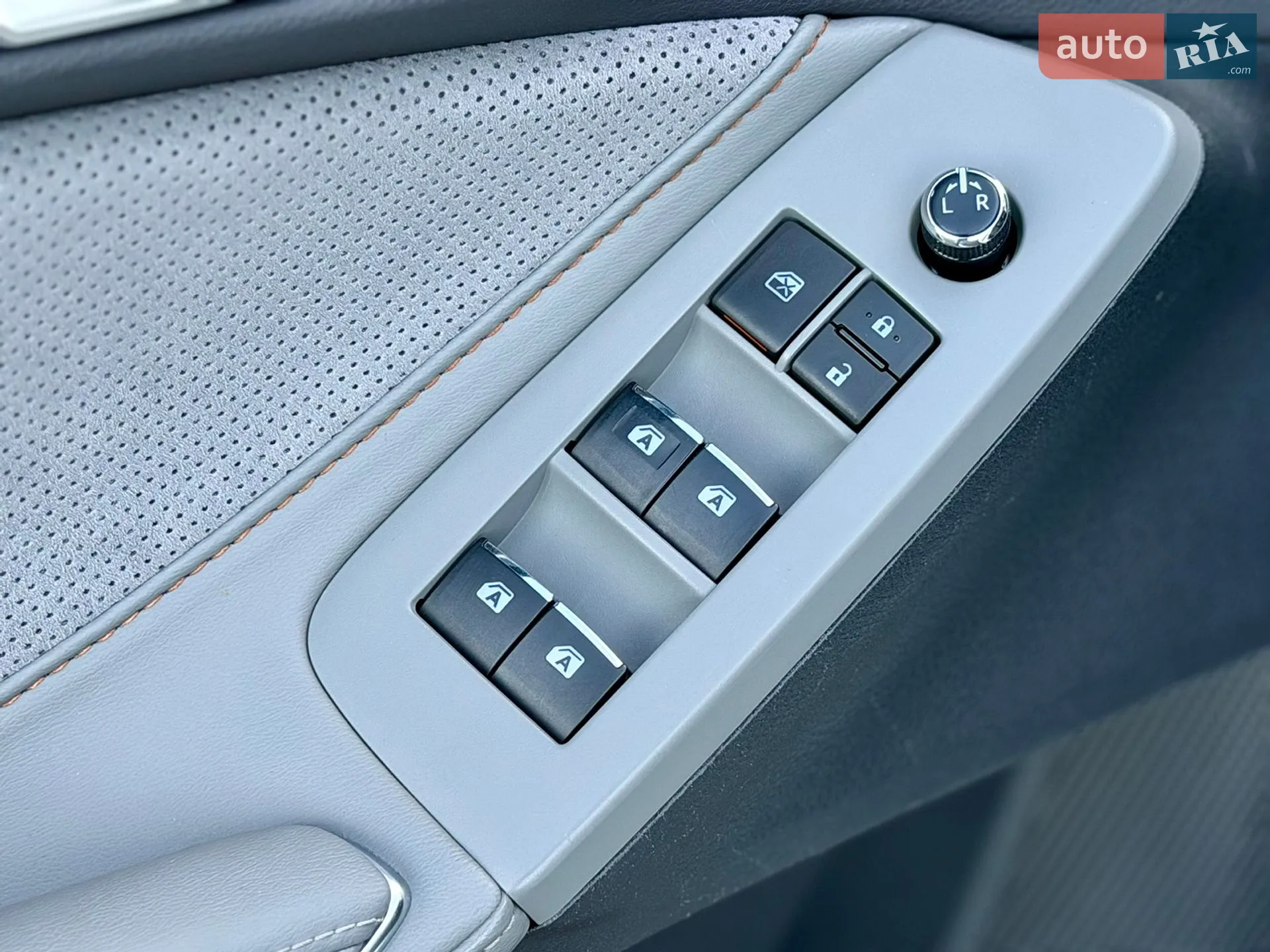 2019 Toyota Avalon - мініатюра 12