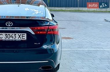 Седан Toyota Avalon 2016 в Тернополе