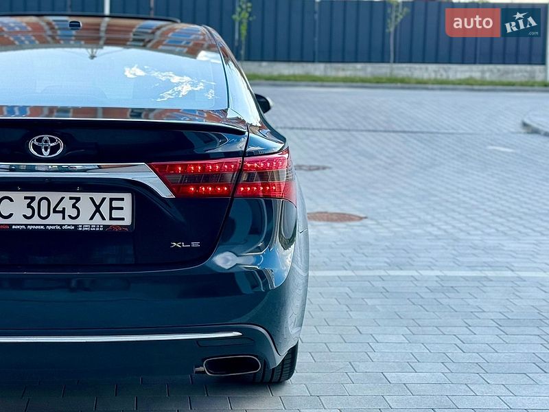 Седан Toyota Avalon 2016 в Тернополе