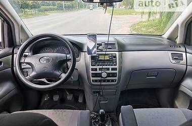 Мінівен Toyota Avensis Verso 2002 в Черкасах