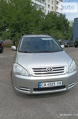 Минивэн Toyota Avensis Verso 2002 в Черкассах