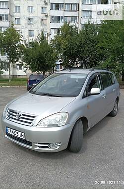 Мінівен Toyota Avensis Verso 2002 в Черкасах