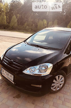 Мінівен Toyota Avensis Verso 2004 в Сарнах