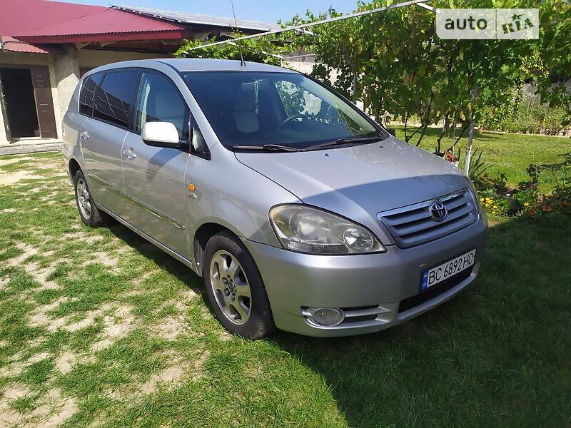 Toyota Avensis Verso