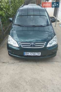 Минивэн Toyota Avensis Verso 2004 в Раздельной