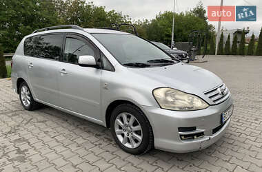 Мінівен Toyota Avensis Verso 2004 в 