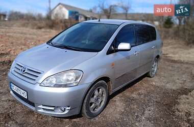 Минивэн Toyota Avensis Verso 2002 в Самборе