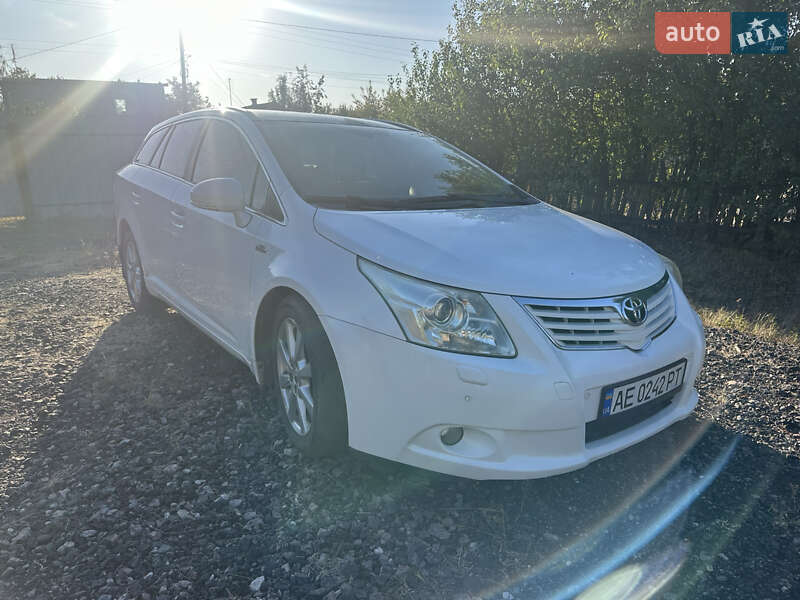 Toyota Avensis Verso 2011