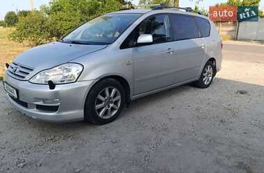 Минивэн Toyota Avensis Verso 2003 в Запорожье