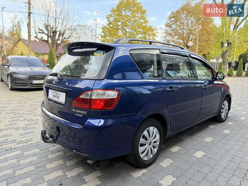 Минивэн Toyota Avensis Verso 2005 в Черновцах