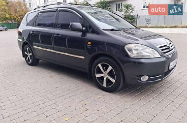 Минивэн Toyota Avensis Verso 2002 в Одессе