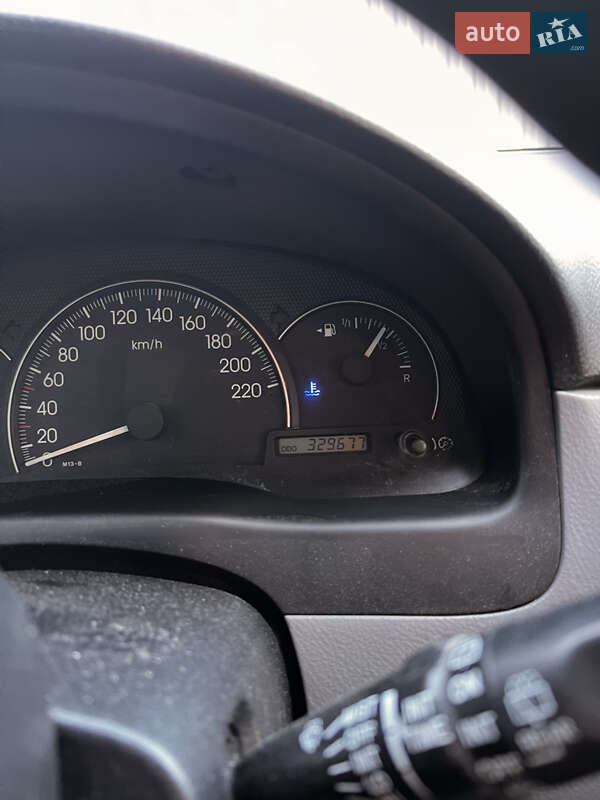 Минивэн Toyota Avensis Verso 2002 в Черновцах фото 10 Минивэн Toyota Avensis Verso 2002 в Черновцах