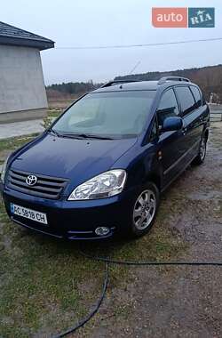 Мінівен Toyota Avensis Verso 2003 в Луцьку