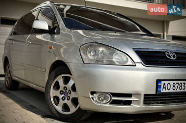 Минивэн Toyota Avensis Verso 2002 в Ужгороде