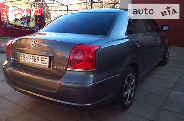 Седан Toyota Avensis 2003 в Одессе