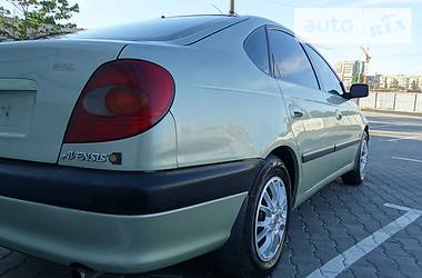 Седан Toyota Avensis 1999 в Одессе