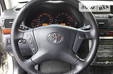 Седан Toyota Avensis 2005 в Харькове