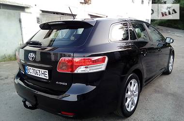 Универсал Toyota Avensis 2011 в Львове