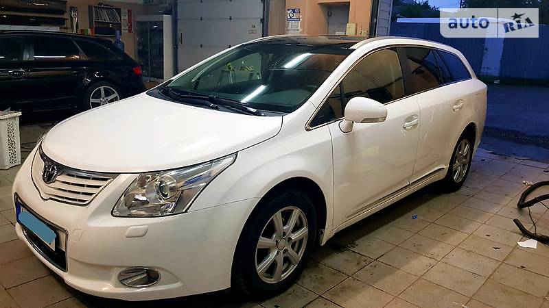 Универсал Toyota Avensis 2011 в Ровно