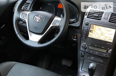 Универсал Toyota Avensis 2010 в Черновцах