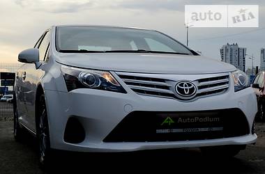 Toyota Avensis 2012